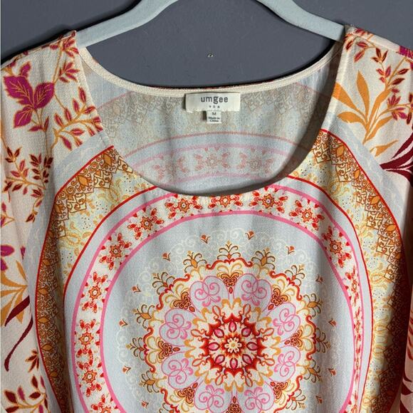 Umgee Pink and Gold Printed Short Sleeve Tunic With Ruffle Hem Size Medium - Picture 2 of 7
